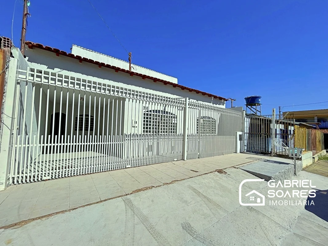 Recanto das Emas, Quadra 102, Conjunto 12O IMÓVEL- Área aproximada: 180,00 m²;- ...