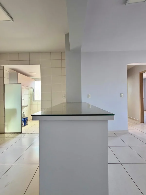 Apartamento de 2 quartos com 56 m², composto por sala, cozinha, área de serviço,...