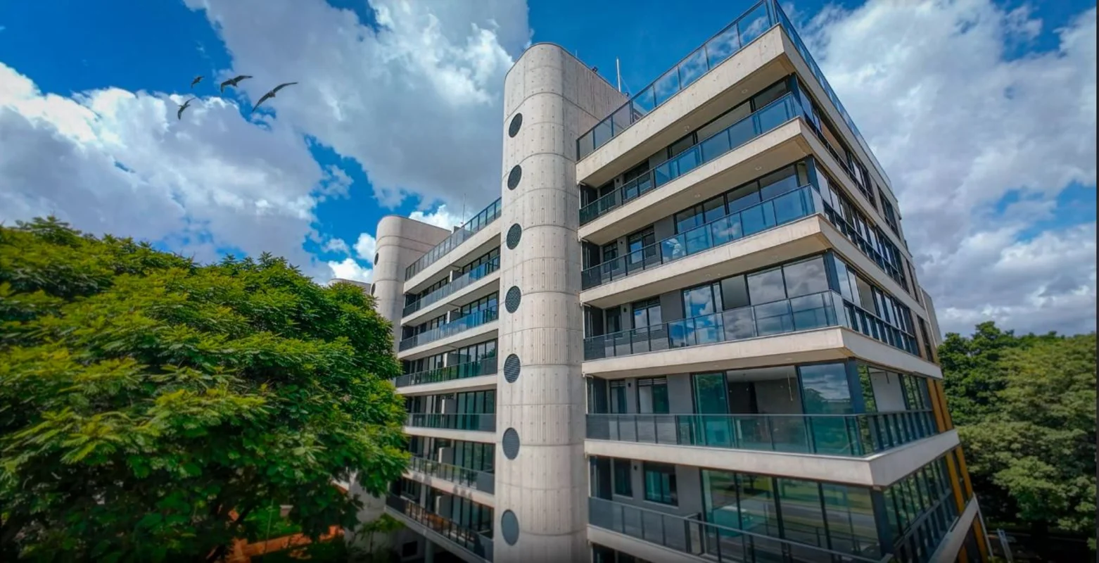 Apartamento no Residencial Geraldo Estrela com uma ampla sala, varanda próximo d...