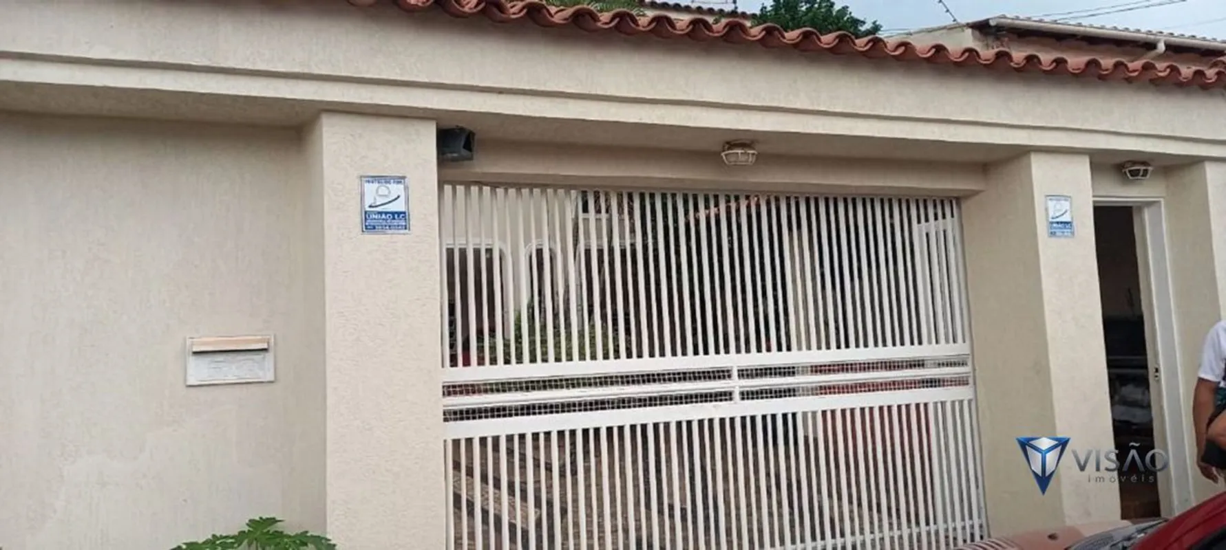 VISÃO IMÓVEIS VENDE QNG 6 TAGUATINGA NORTESe você procura um imóvel versátil e e...