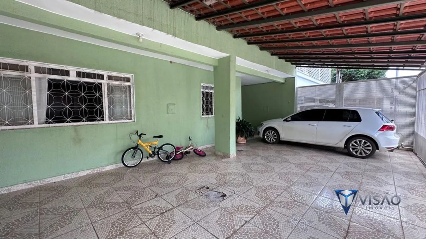 VISÃO IMÓVEIS VENDE:Excelente Casa no Guará IICasa com 06 quartos sendo 02 suíte...