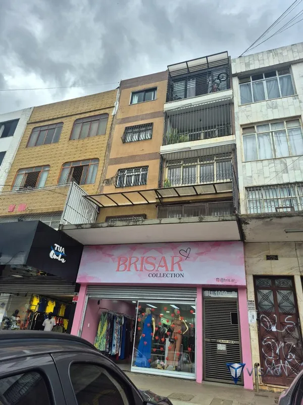 VISÃO IMÓVEIS VENDEApartamento de 2 quartos, localizado no segundo andar, acesso...