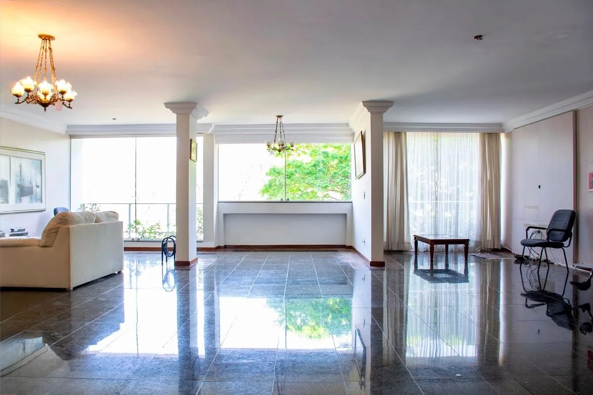 Apartamento na SQS 207 | Asa SulExcelente apartamento de 4 quartos em uma das qu...
