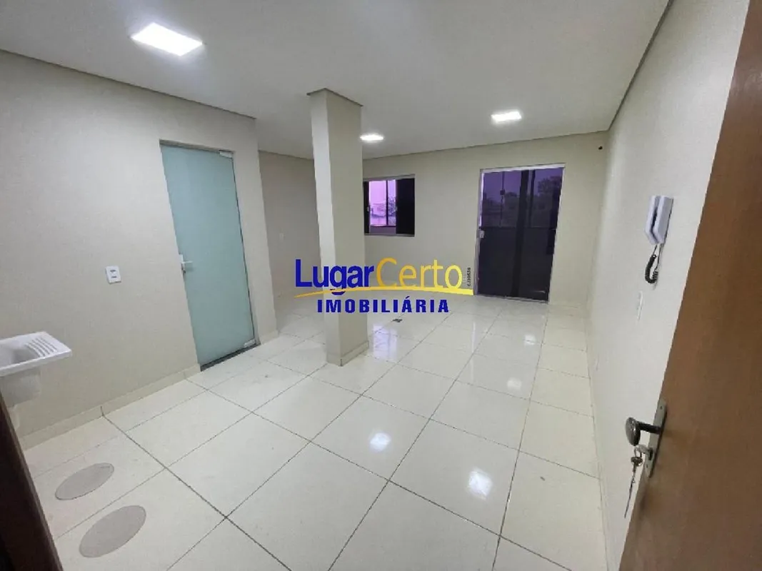 Excelente oportunidade de locação de uma sala comercial com 30,00 m2 de área! Lo...