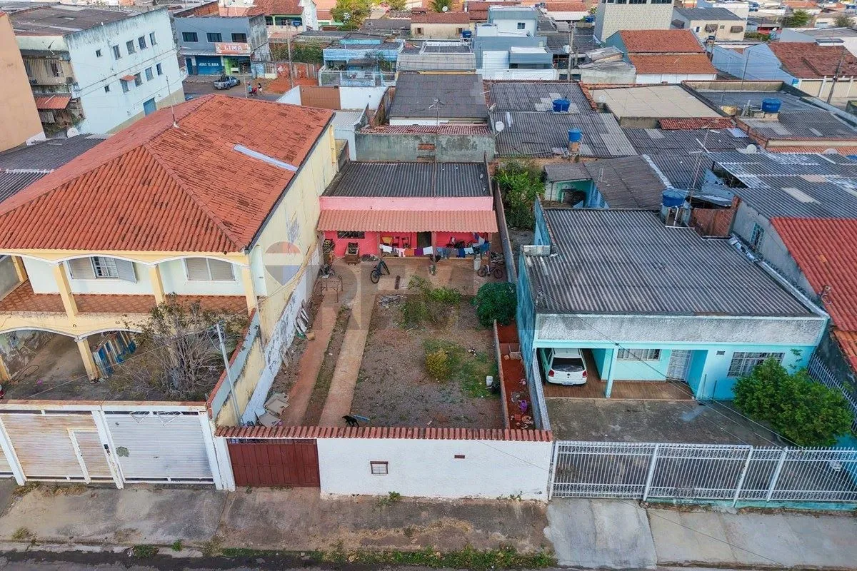 OPORTUNIDADE NO SETOR LESTE DO GAMA LOTE DE 275 M² COM CONSTRUÇÃO EXISTENTE E GR...