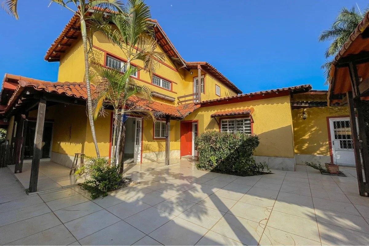 Casa para Locação Park Way | SMPW 05180m² de área construídaLocalizada dentro de...
