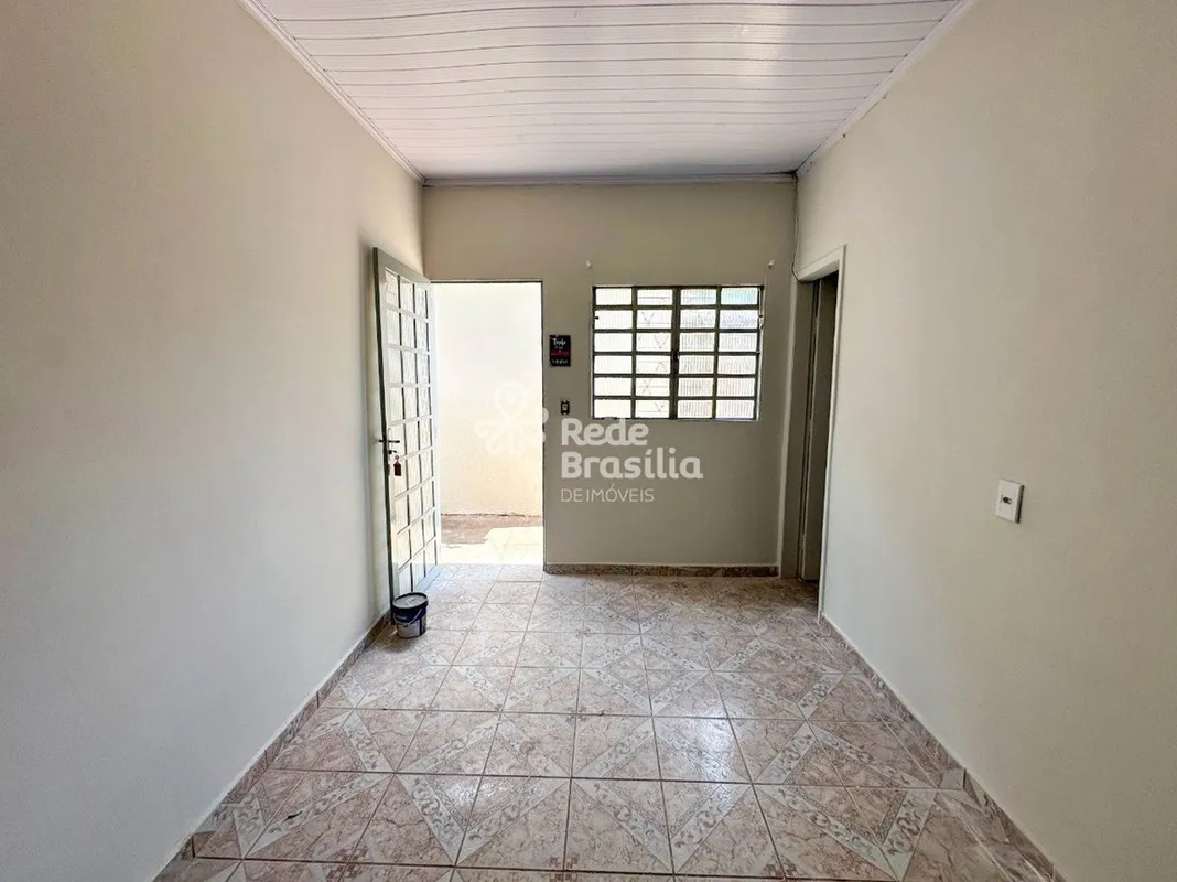 TH35937 - Qr 323 Samambaia, Casa Frente 02 quartos, 40m². Agende sua visita! Exc...