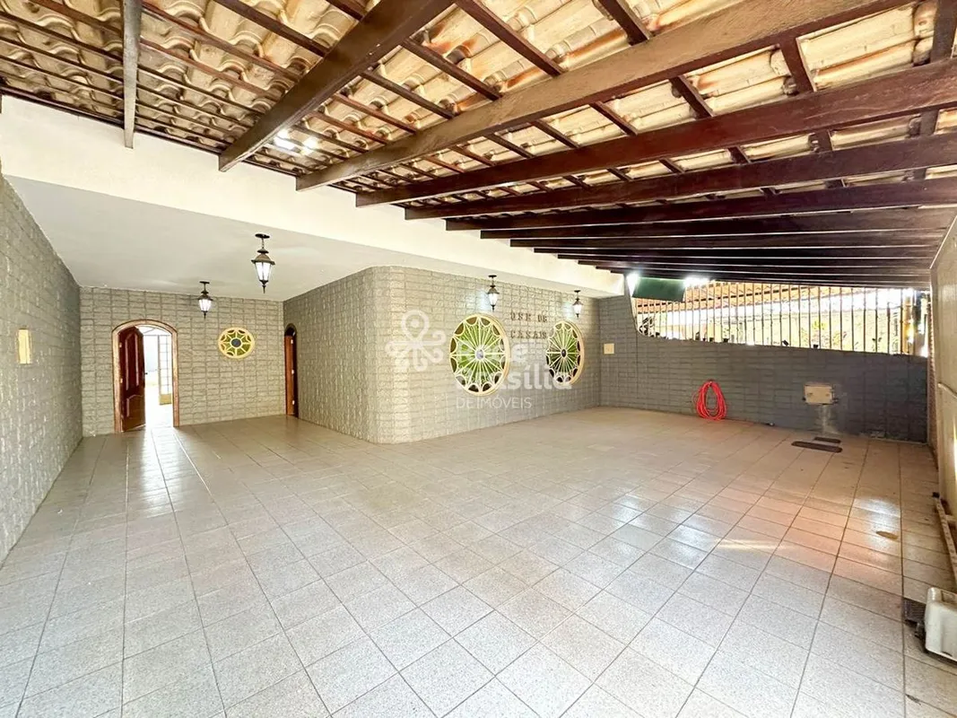 TH35939 - Qse 08 Taguatinga, Casa 03 quartos, 250m². Agende sua visita! Excelent...
