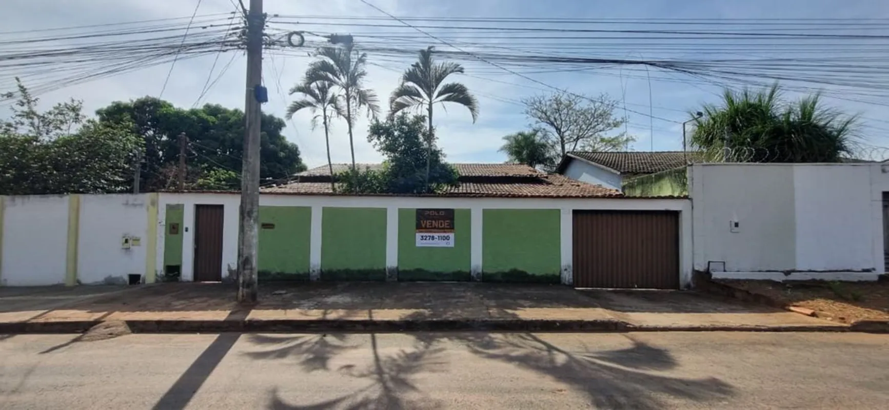 Casa com 3 quartos e amplo terreno no Parque das Flores – Goiânia/GOExcelente op...