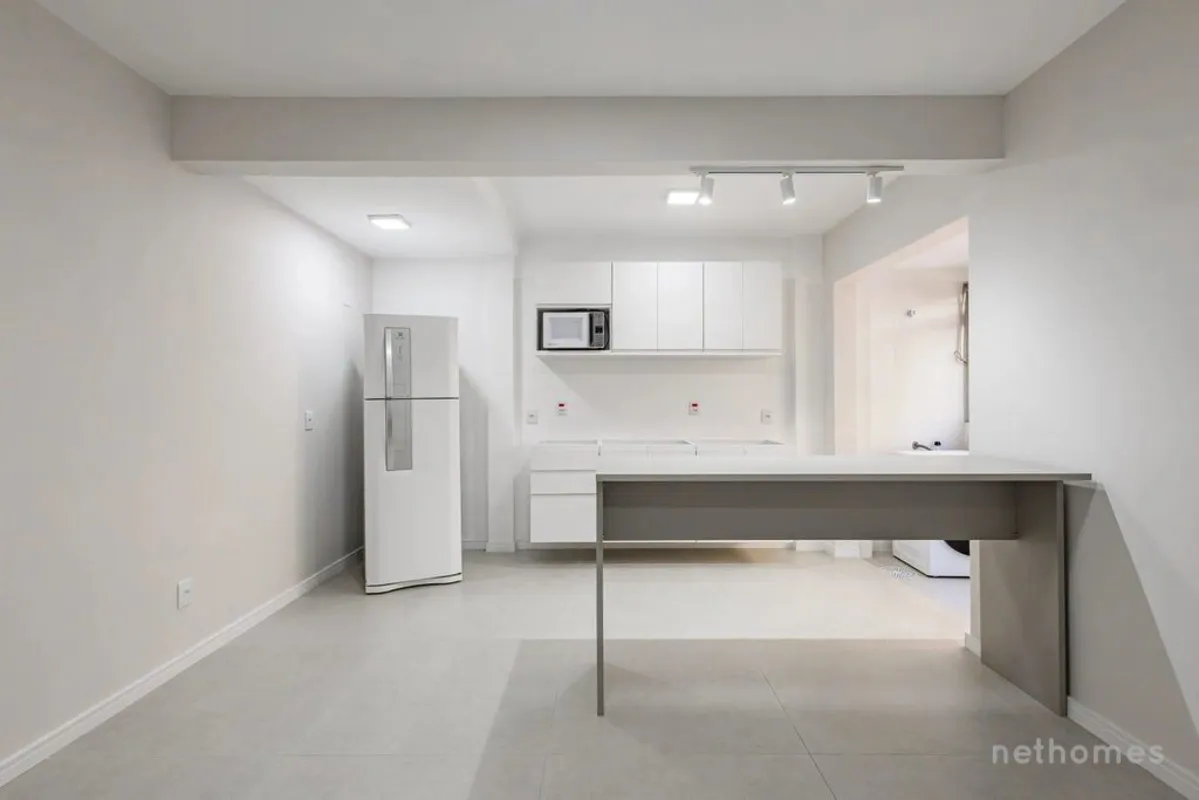 Apartamento reformado de 2 quartos com vaga no bairro Rio BrancoSe você busca pr...