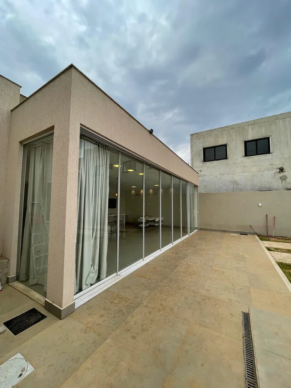 Edícula Alto Padrão – Ponte Alta NorteLocalização privilegiada:Rua do Sol, ao la...