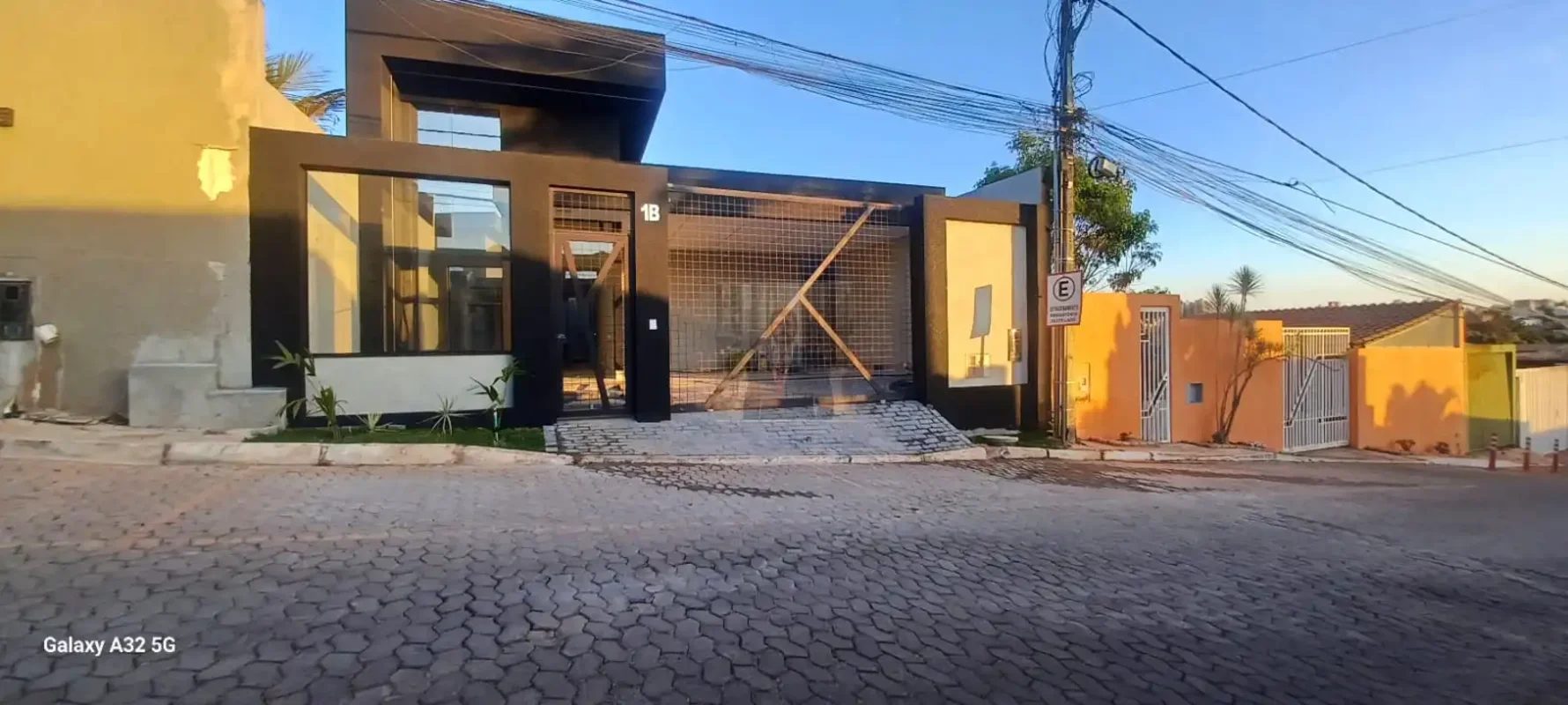 Casa Moderna em Condomínio Fechado – Alto Padrão e Conforto?Vendo excelente casa...