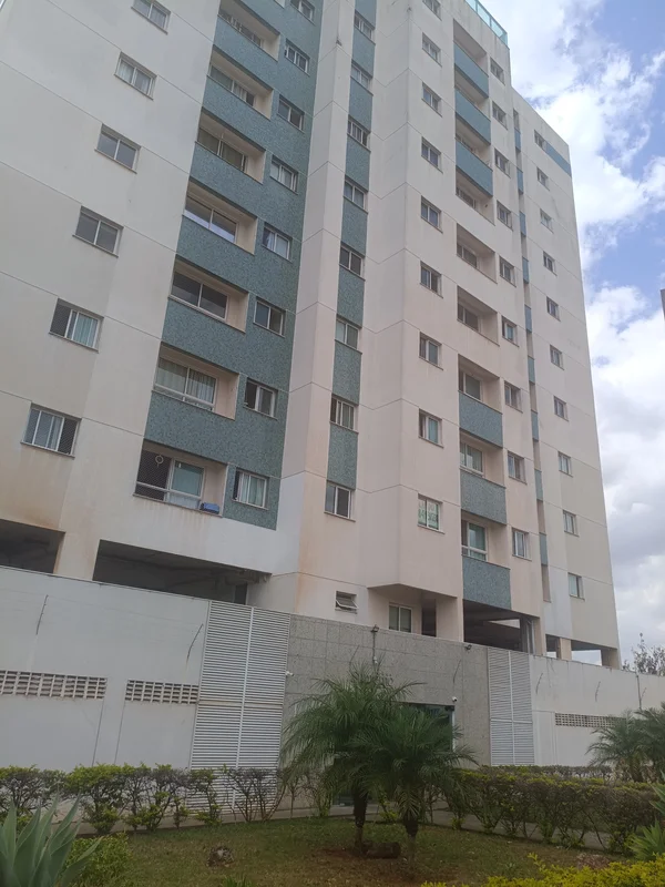 Descubra este aconchegante apartamento de 54 m² localizado na QR 114 Conjunto 4 ...