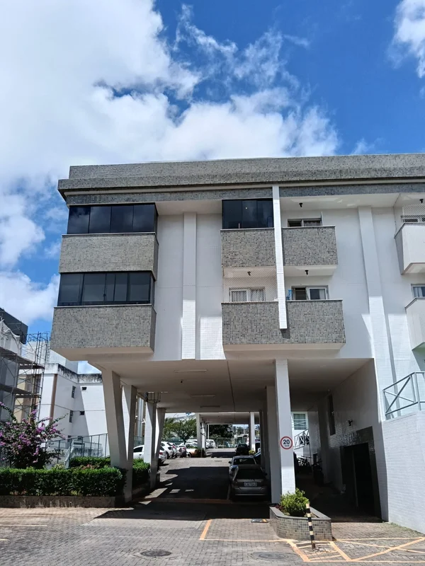 OPORTUNIDADE ÚNICA !!!Excelente Kitnete p reforma, térrea de canto com vaga de g...