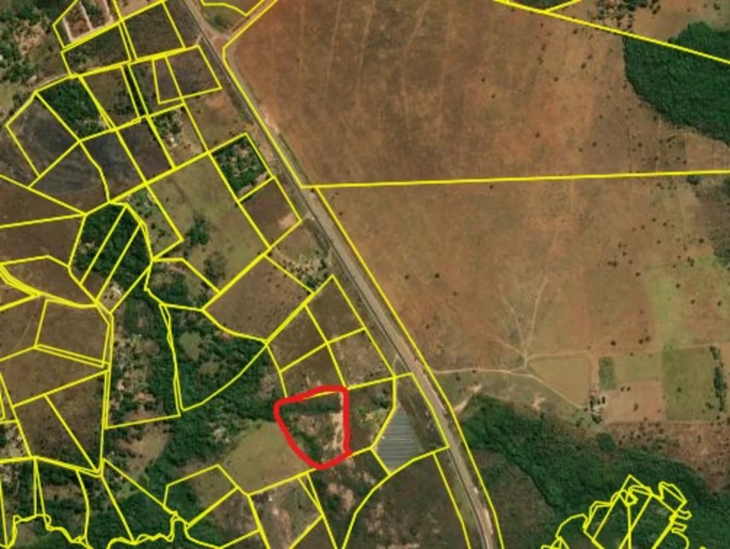 Área de 37.000 m2 no KM 9 da DF 140, apenas 200 metros da rodovia, do lado direi...