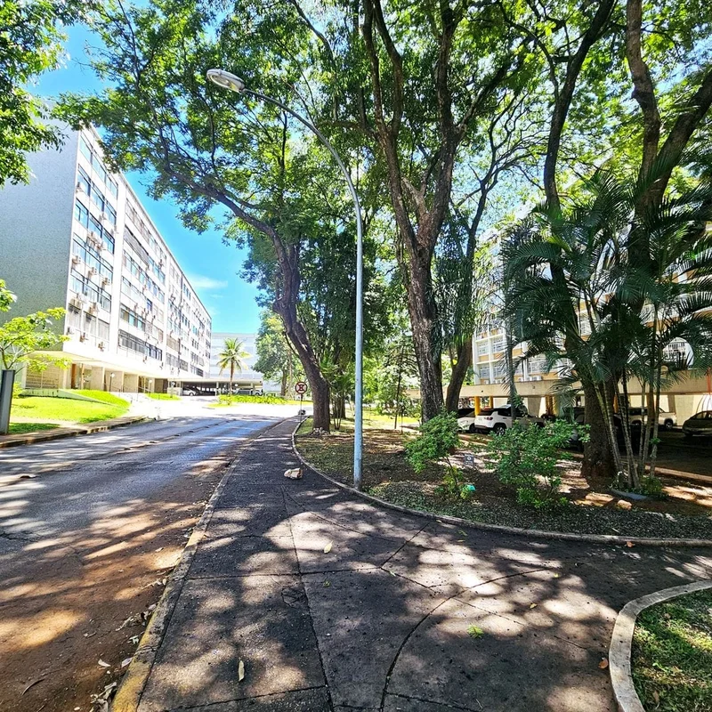SQS 206 ASA SUL - BRASÍLIA/DFEXCELENTE APARTAMENTO COM 130,00m²!!!HALL DE ENTRAD...