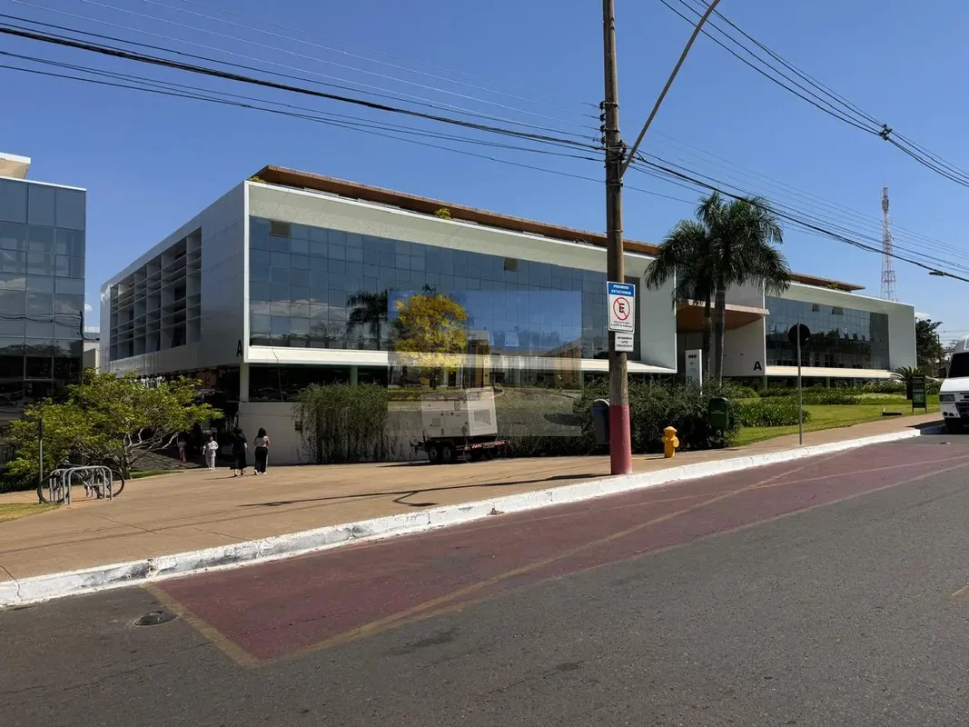  Sala comercial à venda no Capital Financial Center, em empreendimento moderno e...