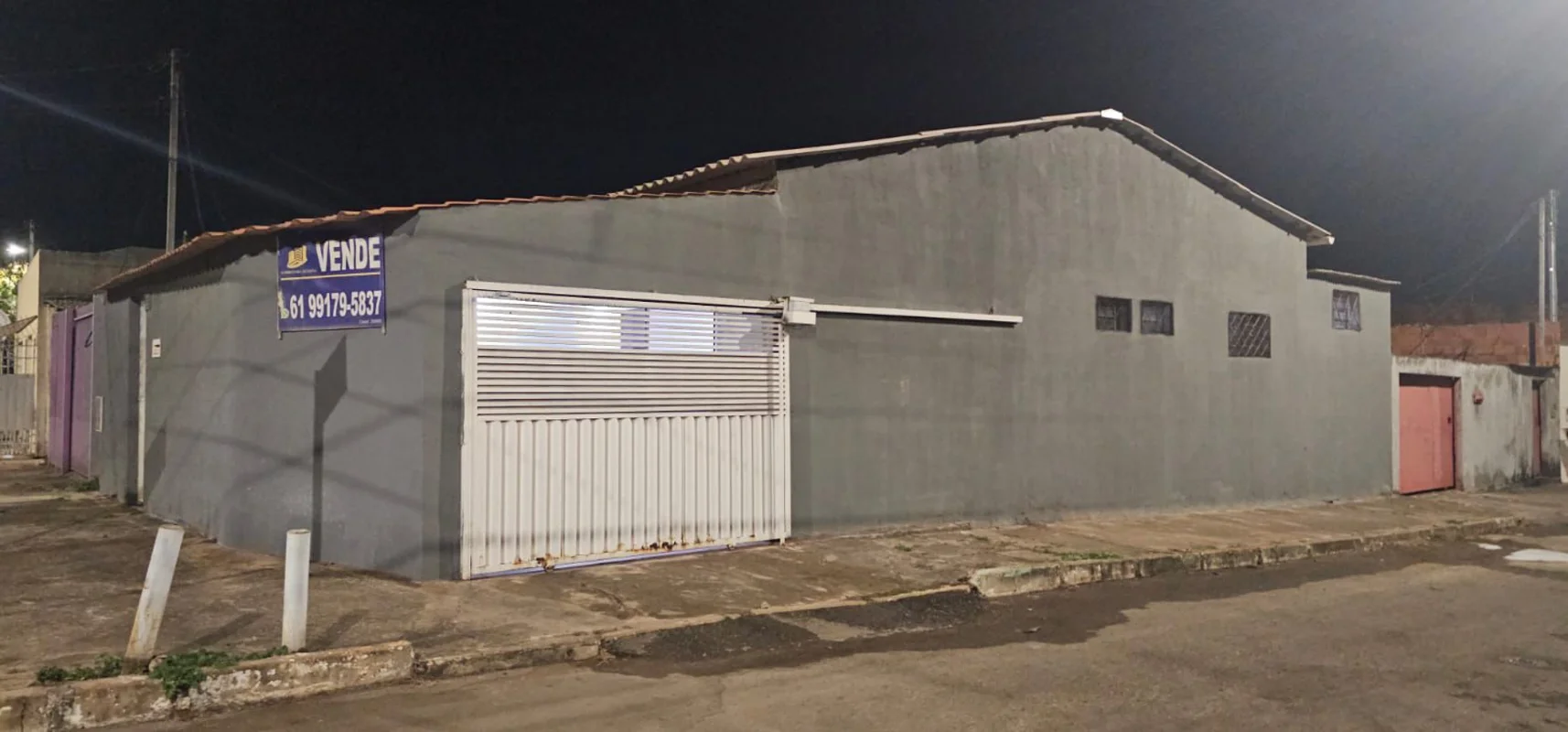 Casa charmosa na Quadra 13, Paranoá, DF, com 3 dormitórios, sendo 1 suíte, e esp...