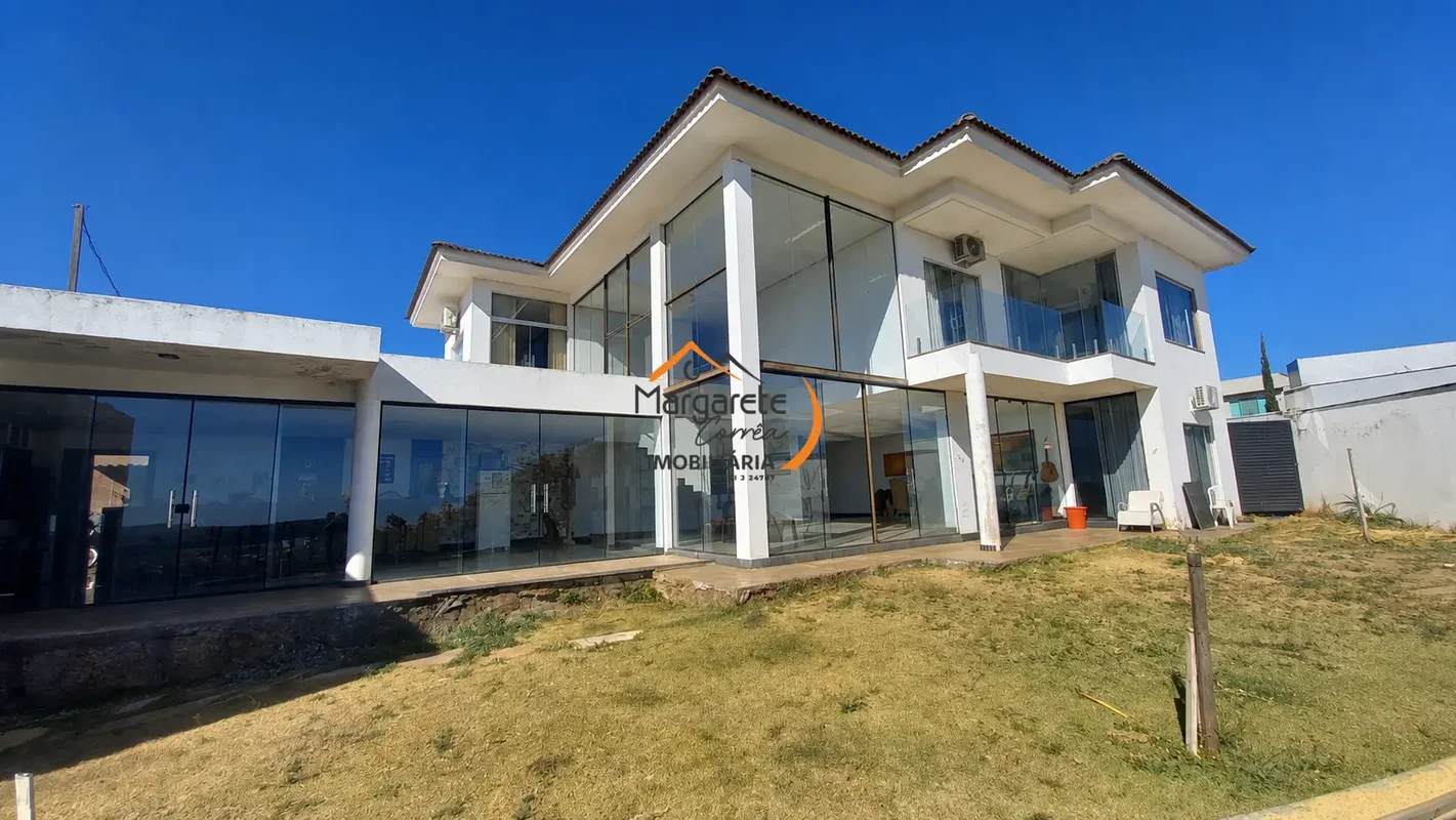 Imobiliária Margarete Corrêa vende casa no Condomínio Recanto Real, casa de nove...