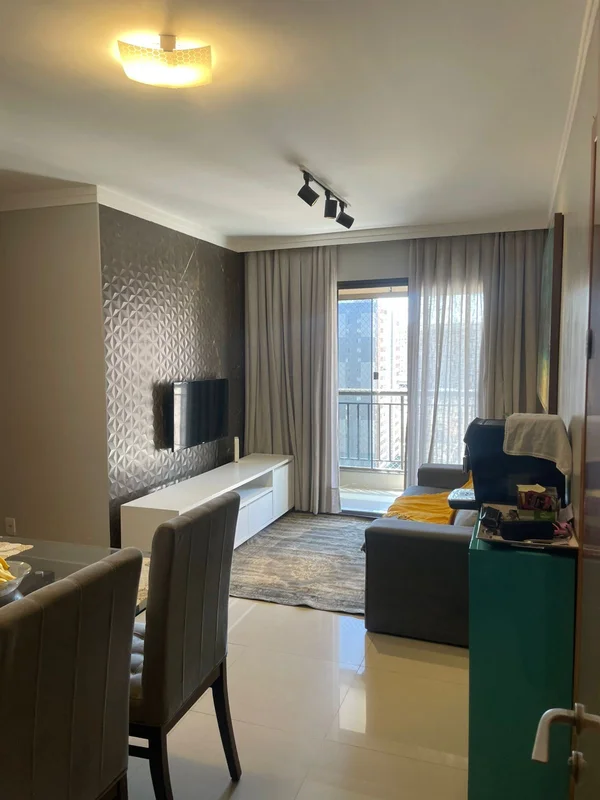 Residencial via SolareApartamento 2 quartos. Reformado em bom estado, piso porce...