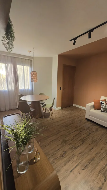 Oportunidade única no Lúcio Costa! 1o AndarApartamento de 57,85 m² oferece confo...