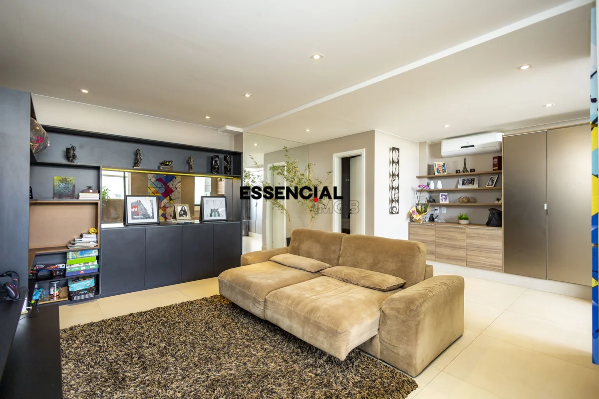 Essencial Imob Vende Cobertura distribuída em dois pisos, com 141 m² de área pri...