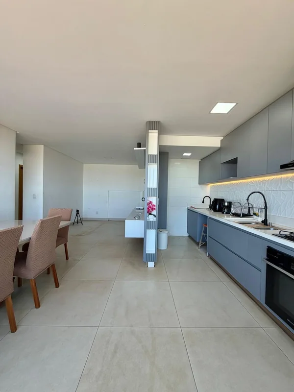 Apartamento 3 Suítes | Próximo ao Parque Cascavel • 90 m²• 3 suítes• 2 vagas par...