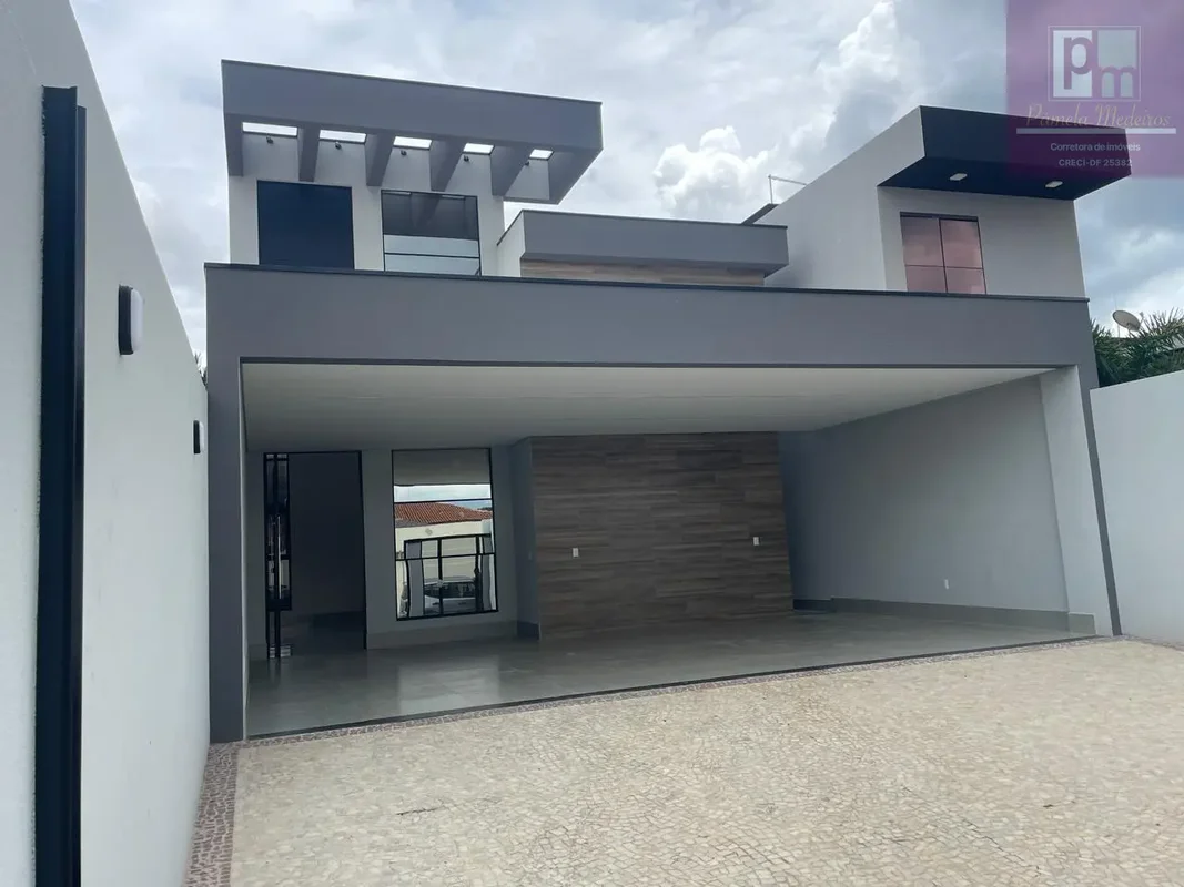 Casa de Alto Padrão em Condomínio Fechado na Rua 12 da Vicente Pires — 400m²Sofi...