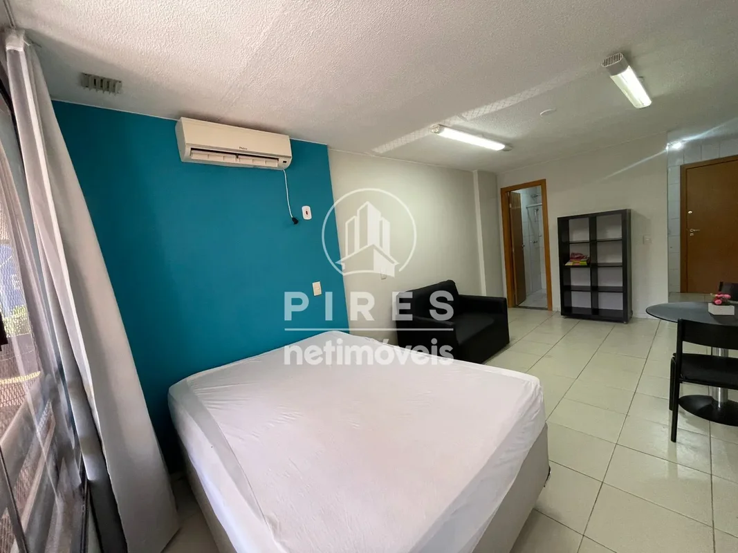 SA NORTE - CLN 213- MOBILIADO- 1° andarIMÓVEL: Apartamento com 25,82m², sala/qua...