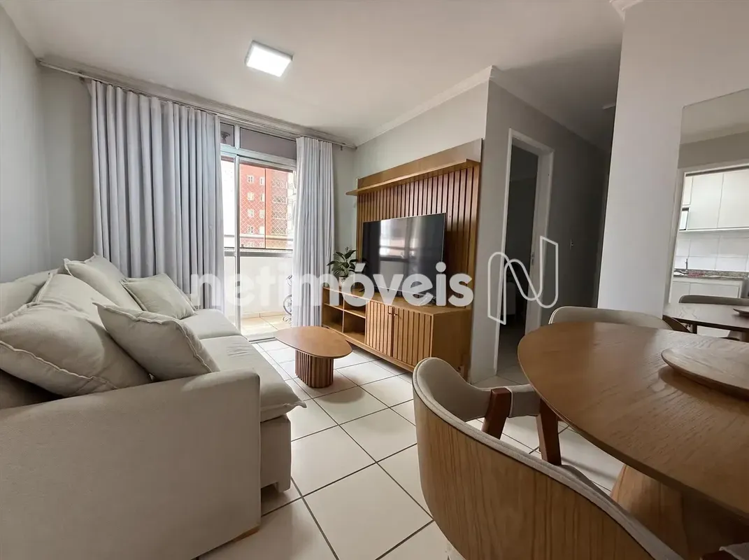 Uma excelente oportunidade para morar ou investir em Águas Claras! Este apartame...