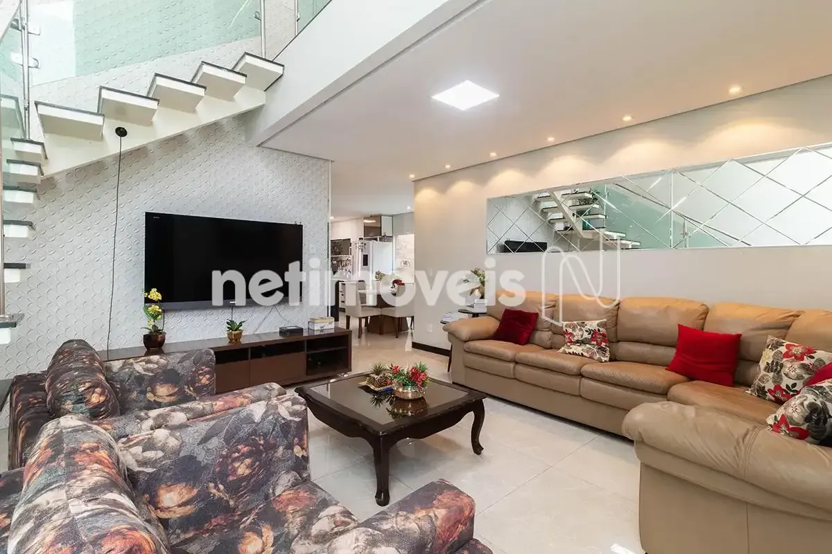 Casa Sobrado à Venda – Guará I Excelente casa estilo sobrado, com 305 m² de área...