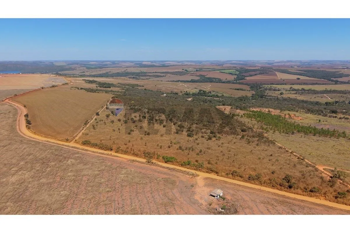 Imagine ter seu próprio espaço no campo, com 20.000m² de área para construir uma...