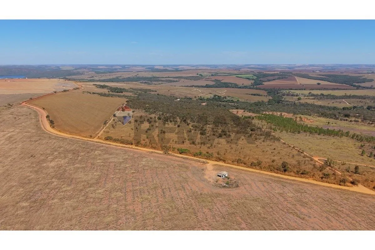 Imagine ter seu próprio espaço no campo, com 20.000m² de área para construir uma...