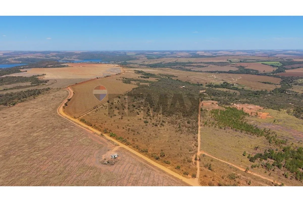 Imagine ter seu próprio espaço no campo, com 20.000m² de área para construir uma...