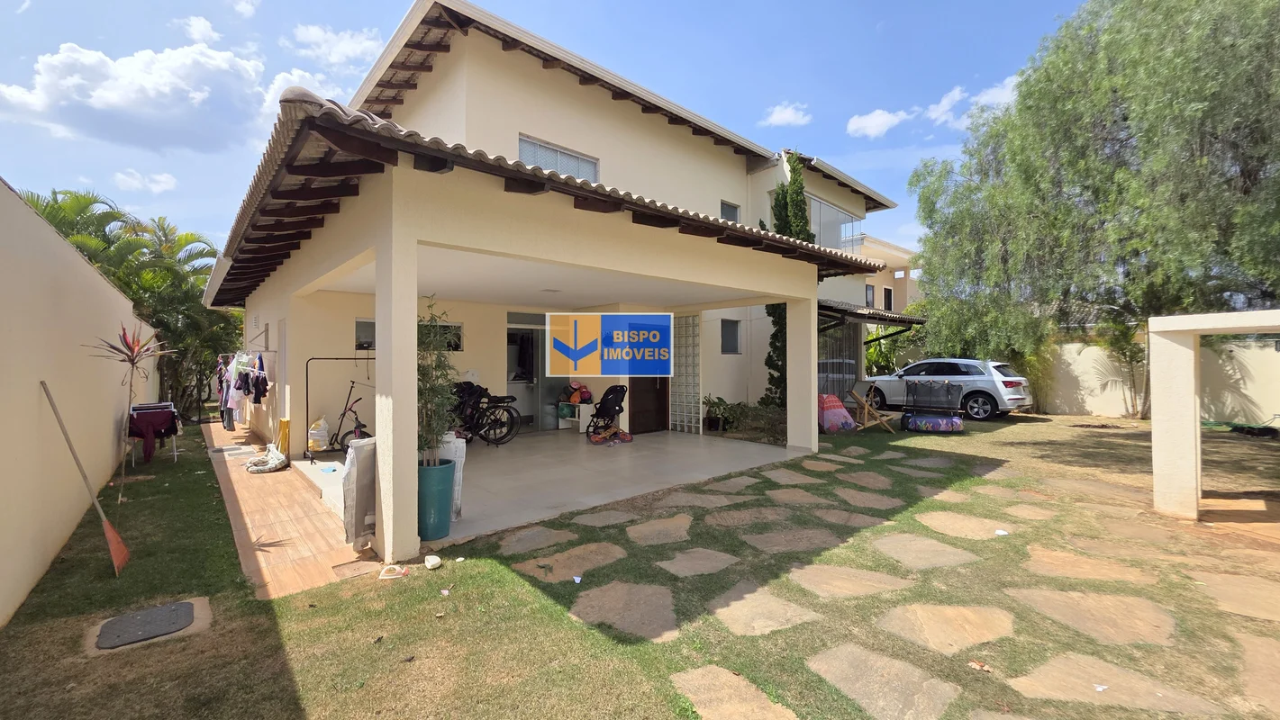 Casa 2 pavimentos Condomínio Solar de Brasília, localizado no bairro Jardim Botâ...