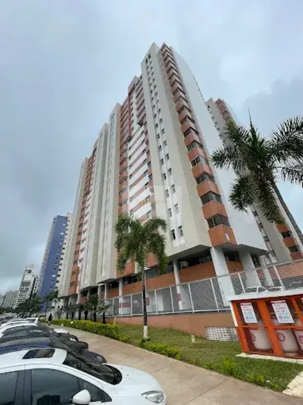Ed. Palladium 10° Andar.2 quartos sendo 1 suite e Varanda Armários novos, piso p...
