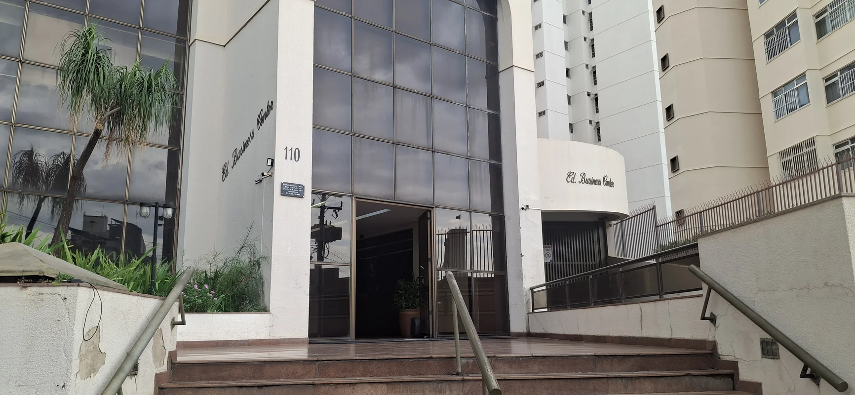 Edifício Business Center – Sala 702Excelente Sala Comercial no Setor Oeste – Ide...