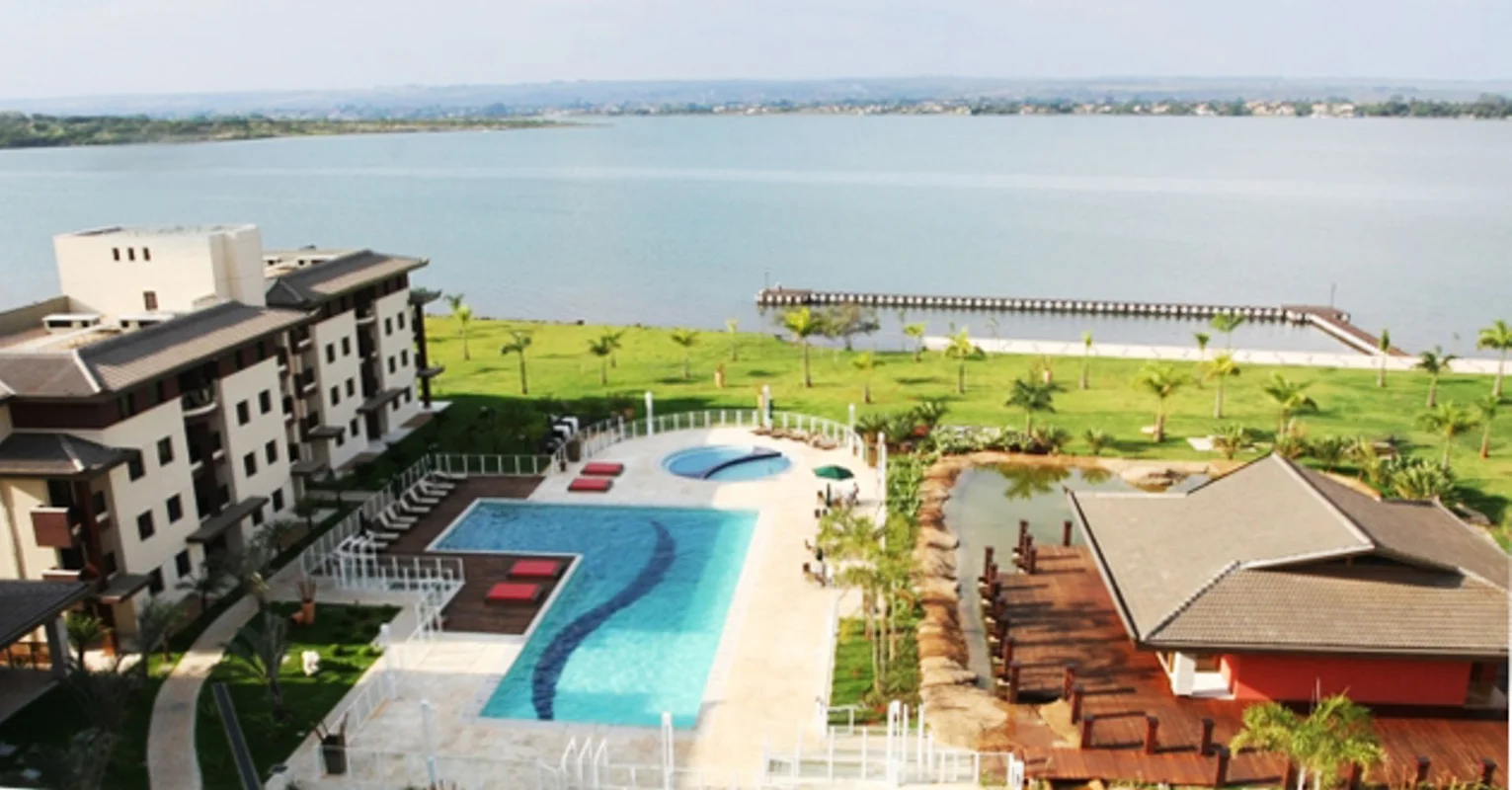 Descubra o conforto e a praticidade de morar no Life Resort, um apartamento impe...