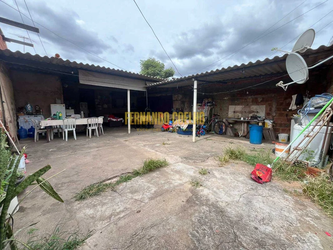 Lote à venda com casa de fundo em Sobradinho II no Setor Oeste, em região tranqu...