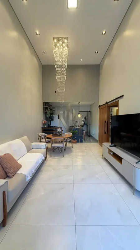 EXCLUSIVIDADE E SOFISTICAÇÃO NA QR 516 - Samambaia Apresentamos uma residência d...