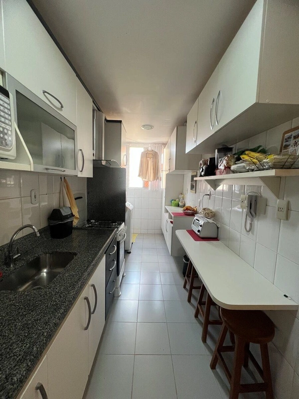 APARTAMENTO EXCELENTE - ANDAR ALTO - PLANTA AMPLA2 QUARTOS1 SUÍTEVARANDAARMÁRIOS...
