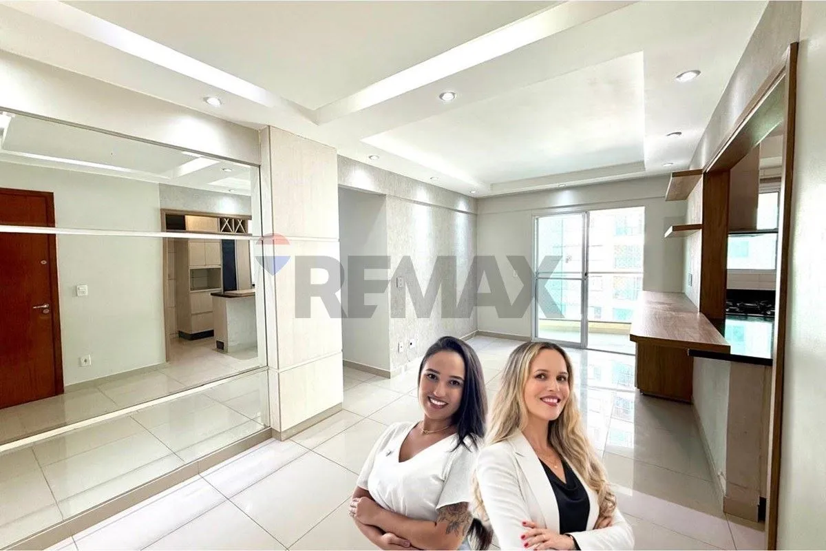 Apartamento reformado e repleto de armários, com 98 m² de área útil, no Residenc...