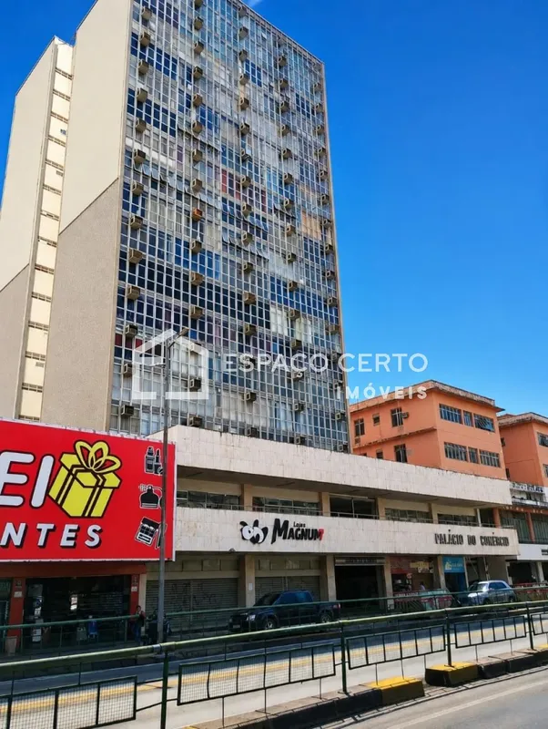 Excelente sala comercial à venda no Palácio do Comércio, 48 m², andar alto, 03 d...