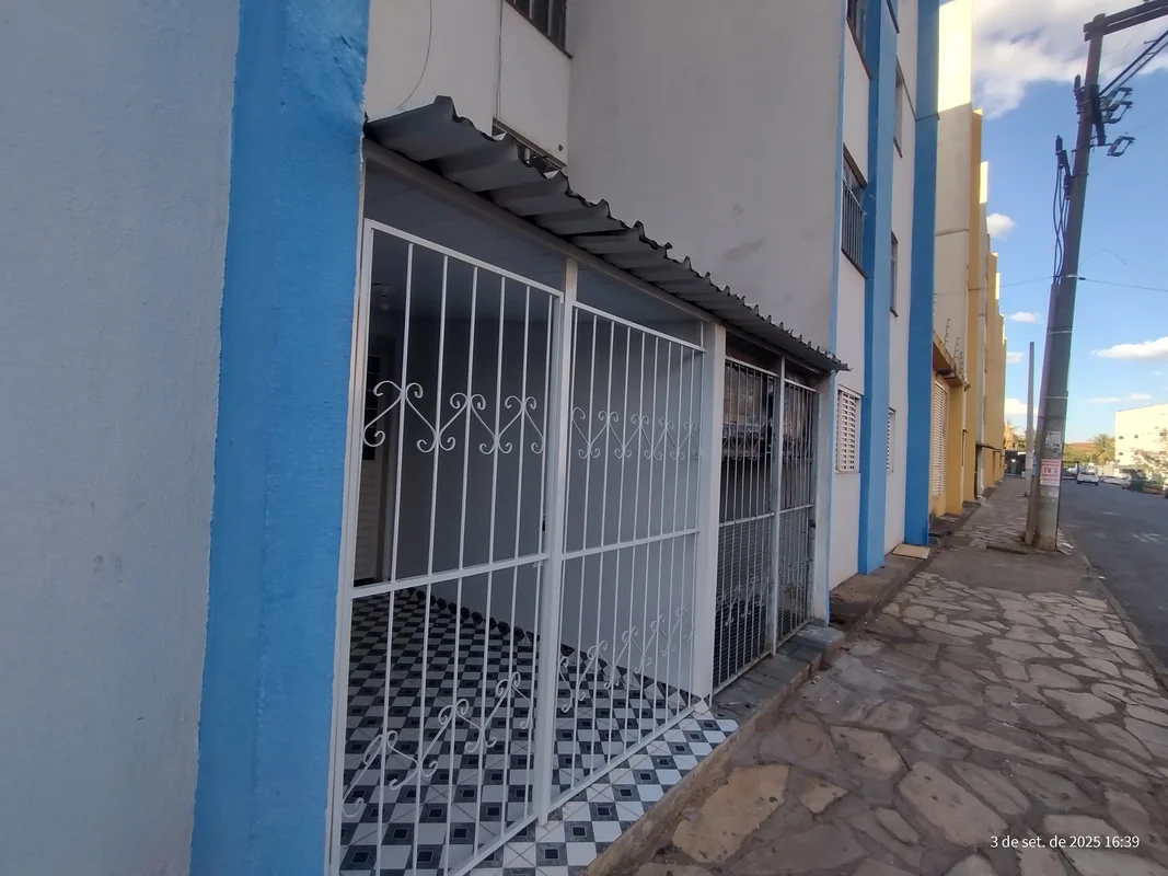Descubra um aconchegante apartamento na Rua Dourados, no Setor dos Afonsos, em A...