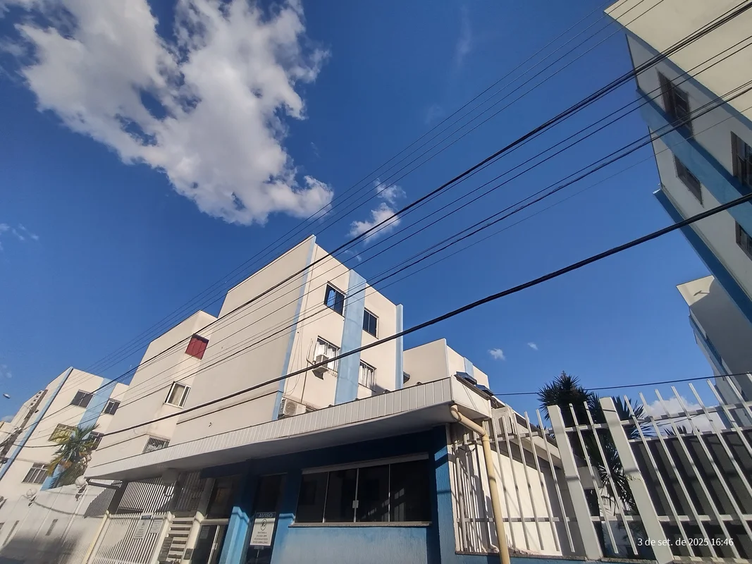 Descubra um aconchegante apartamento na Rua Dourados, no Setor dos Afonsos, em A...