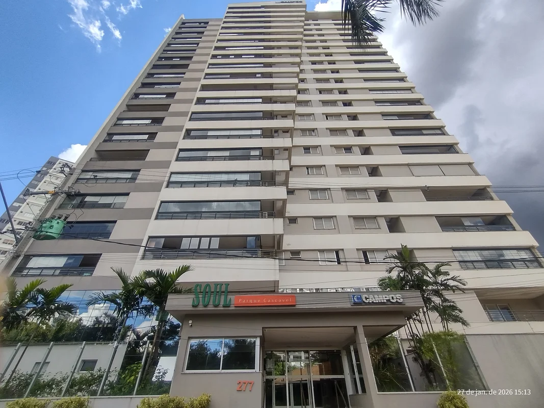 Acorde todos os dias com uma vista privilegiada para o Parque Cascavel e o sol n...