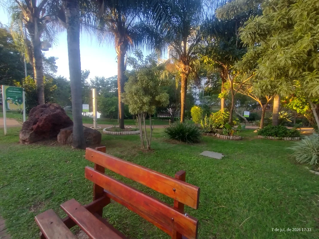 Acorde todos os dias com uma vista privilegiada para o Parque Cascavel e o sol n...