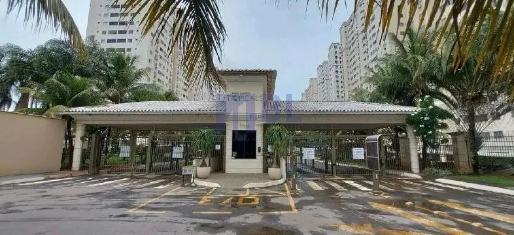 APARTAMENTO PARA LOCAÇÃO RESIDENCIAL TROPICALE TORRE ITAPARICA, SETOR CANDIDA DE...