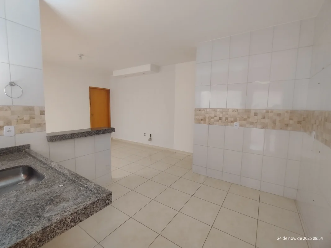 SEMI-NOVA – SOZINHA NO LOTE - 02 Quartos, sendo 1 suíte ÁGIO 100.000,00Descubra ...