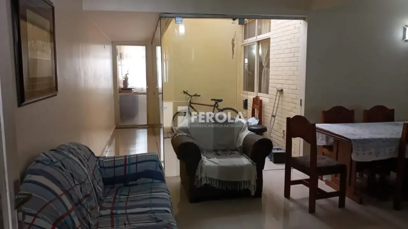 FEROLA VENDE – CASA NA 707 NORTE - EXCELENTE OPORTUNIDADECasa com dois pavimento...